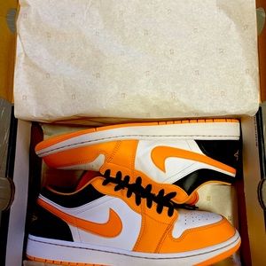 Jordan 1 Low Retro “Taxi” 2022